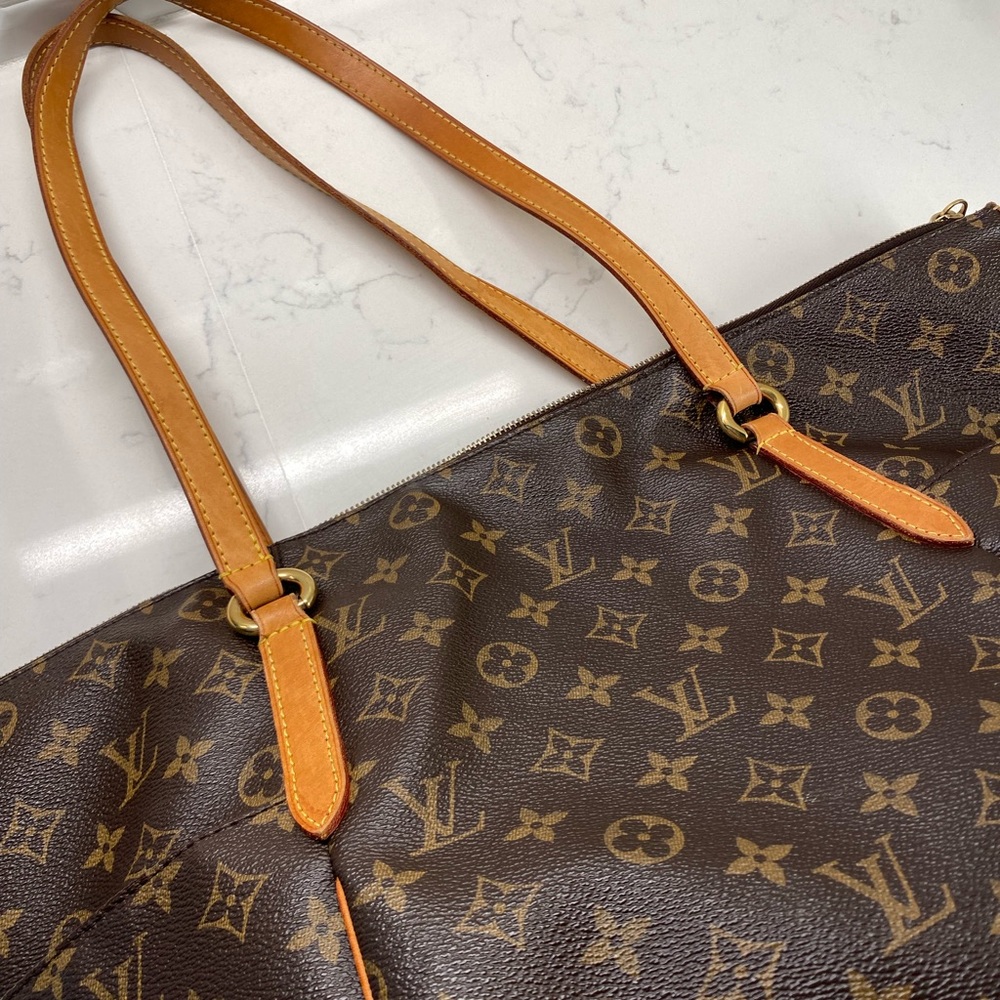 - Authentic Louis Vuitton totally GM - Picture 2 of 12